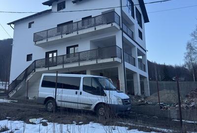 Casă cu 4 camere în Cheia - 1