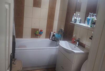 Apartament cu 2 camere decomandat în Teiu - 1