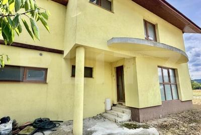 Casa spatioasa cu 5 camere,interior la rosu,423 mp teren,Micesti - 7