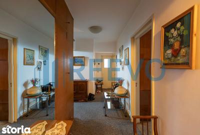 Apartament cu 4 camere decomandat în 9 Mai - 13
