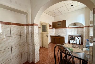 Apartament cu 3 camere decomandat în Calea Călărașilor - 3