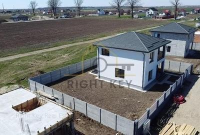 Casă individuală cu 4 camere cu Canalizare în Domnești - 2