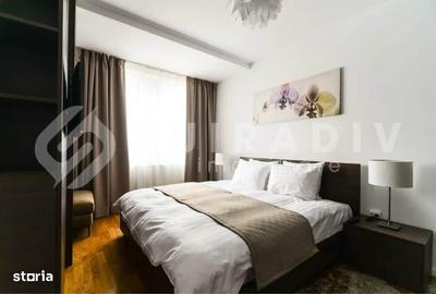 Apartament cu 3 camere semidecomandat în Central - 1