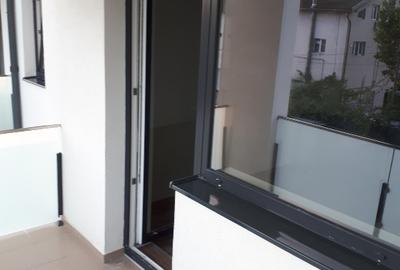 Apartament cu 2 camere decomandat în Tractorul - 9