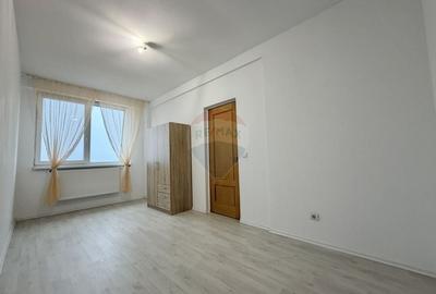 Apartament cu 3 camere semidecomandat, mobilat în Vârteju - 26