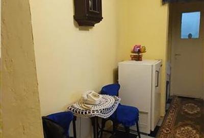Apartament cu 3 camere decomandat, mobilat în Viziru 3