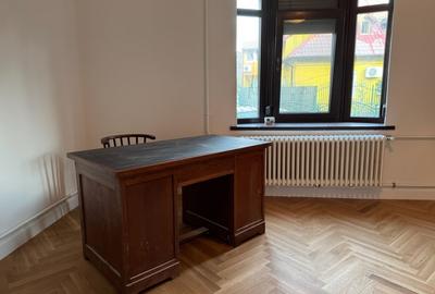 Vilă renovată, ideală pentru activități profesionale - 9