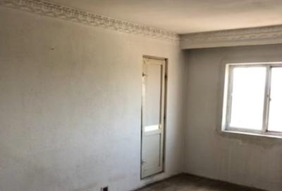 Apartament cu 2 camere decomandat în Km 5 - 4