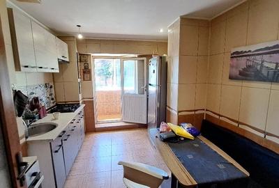 Pantelimon (parcul Florilor), 3 camere de vanzare, 1/10, decomandat, 77 mp - 7