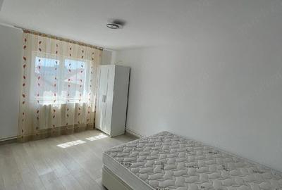 Apartament cu 2 camere semidecomandat în Micro 3 - 2