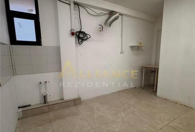 Spațiu comercial, de 60 mp, în Central - 8