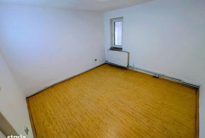 Casă cu 5 camere cu Teren 1200 Mp în Horlești - 8
