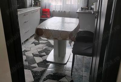 De vanzare apartament zona vs uri - 3