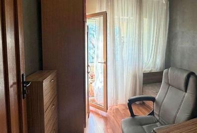 Apartament cu 4 camere decomandat în Aradului