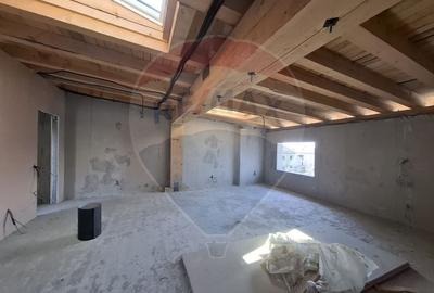 Casă individuală cu 6 camere cu Teren 246 Mp în Central - 12