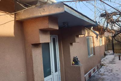 Casă individuală cu 3 camere cu Canalizare în Apollo - 1