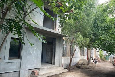 Vilă 2 corpuri – construcție 2012 + casă veche interbelică, curte generoasă - 9