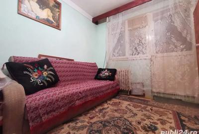 Apartament cu 3 camere decomandat în Nufărul