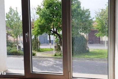 Casă cu 4 camere cu Canalizare în Cristian