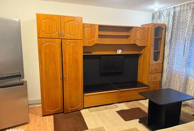 Apartament cu 2 camere semidecomandat în Micro 9 - 14