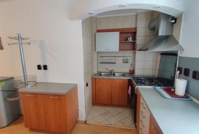 Apartament cu 2 camere semidecomandat, mobilat în 1 Mai - 14