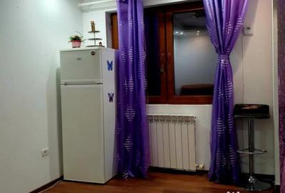 Apartament cu 3 camere semidecomandat în Central - 3