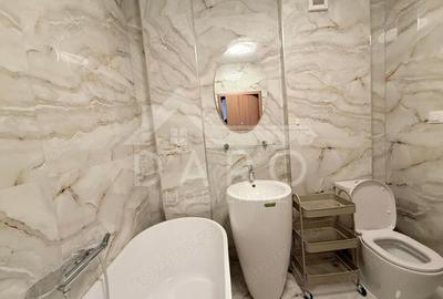 Apartament cu 3 camere în Central - 1