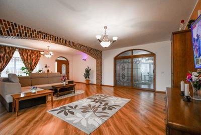 Casă individuală cu 6 camere cu Canalizare în CET - 4