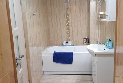 Apartament cu 3 camere decomandat în Micro 4 - 4