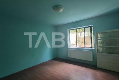 Doua case la pret de una teren 900 mp zona Turnisor - 11