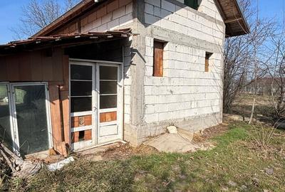 Casă cu 2 camere cu Teren 1266 Mp în Dascălu - 1