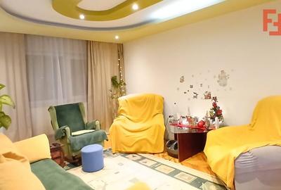 Apartament cu 3 camere decomandat în Aradului