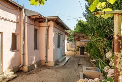 Casa individuala cu 2 corpuri, curte proprie, 253mp teren, - 2