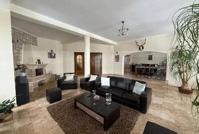 Casă cu 8 camere cu Teren 2759 Mp în Mușcel - 11
