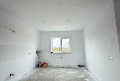 Duplex cu 4 camere cu Canalizare în Moșnița Nouă - 4