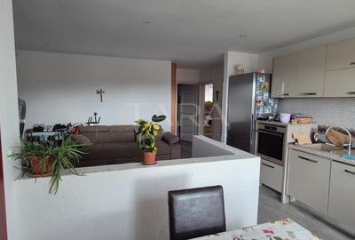 Apartament cu 3 camere semidecomandat, mobilat în Florești - 2