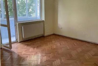 Apartament cu 3 camere semidecomandat în Astra - 2