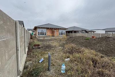 Casă cu 3 camere cu Teren 360 Mp în Moșnița Veche - 2