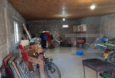 Casă cu 4 camere cu Teren 400 Mp în Lipănești