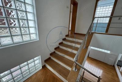 Casă cu 4 camere cu Teren 273 Mp în Central - 11