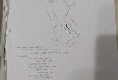 Casă cu 4 camere cu Teren 2351 Mp în Central - 1