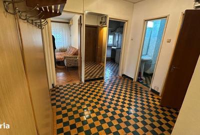 Apartament cu 3 camere decomandat în 1 Mai - 18