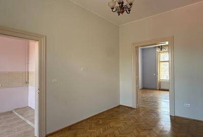 Apartament cu 5 camere decomandat în Sinaia - 4