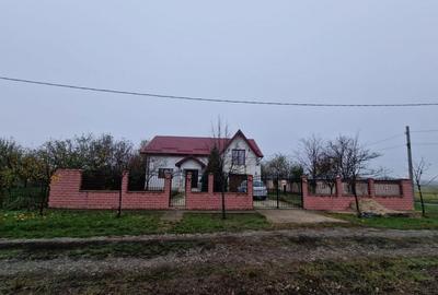 Casă cu 5 camere cu Teren 780 Mp în Frumușani - 12