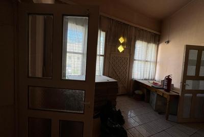 Casă individuală cu 7 camere cu Canalizare în Ultracentral - 7