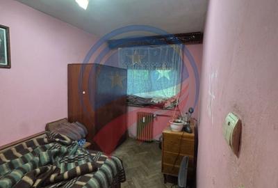 Apartament cu 3 camere semidecomandat în Calea București - 2