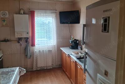 Apartament cu 4 camere decomandat în Central - 2