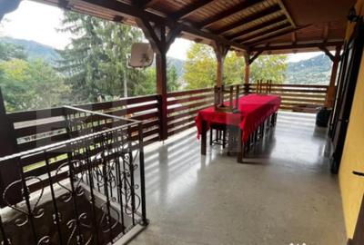 Casă cu 12 camere cu Teren 530 Mp în Colibița - 11