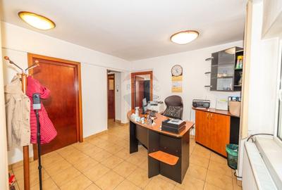 Apartament cu 3 camere decomandat în Titulescu - 12