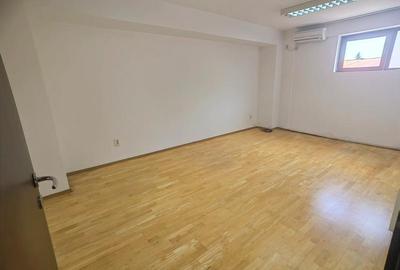 Birou, de 130 mp, în Central - 3